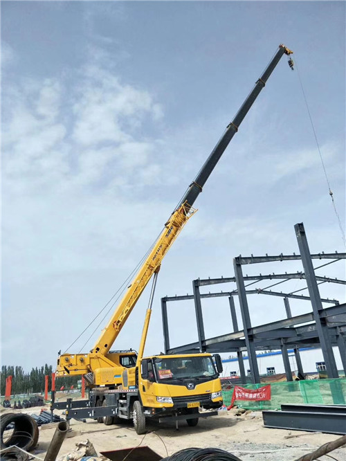 盐亭县超高层建筑钢结构吊装案例